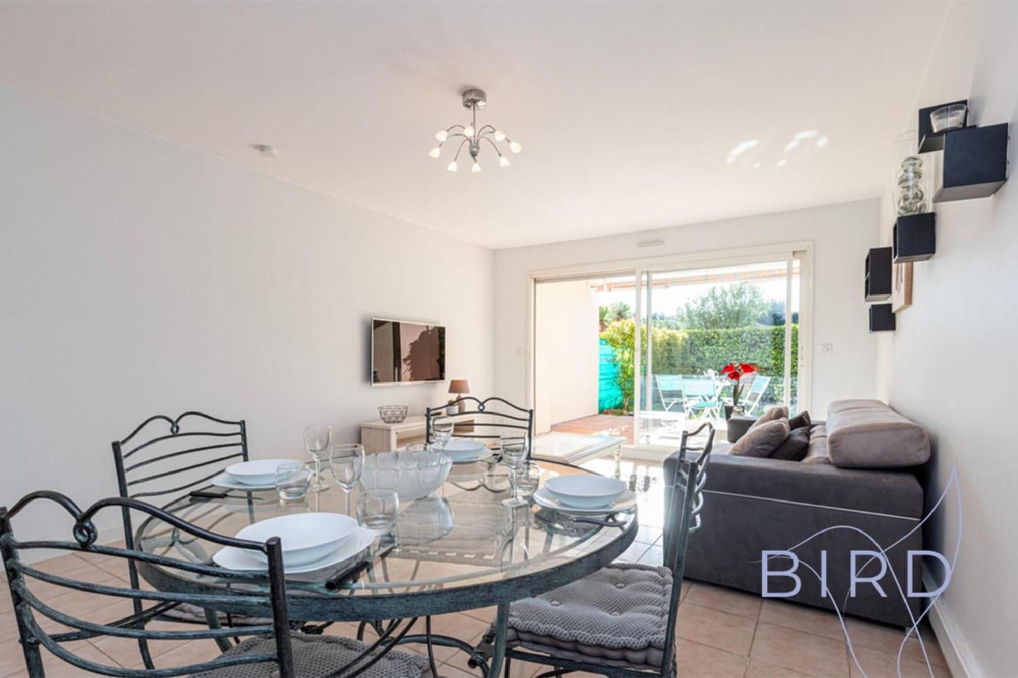 Spacious Pool And Parking Antibes
