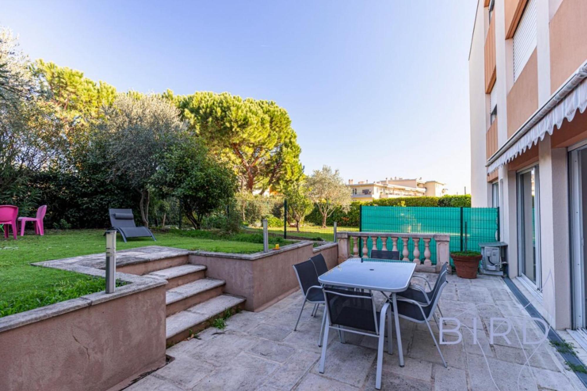 Appartamento Spacious Pool And Parking