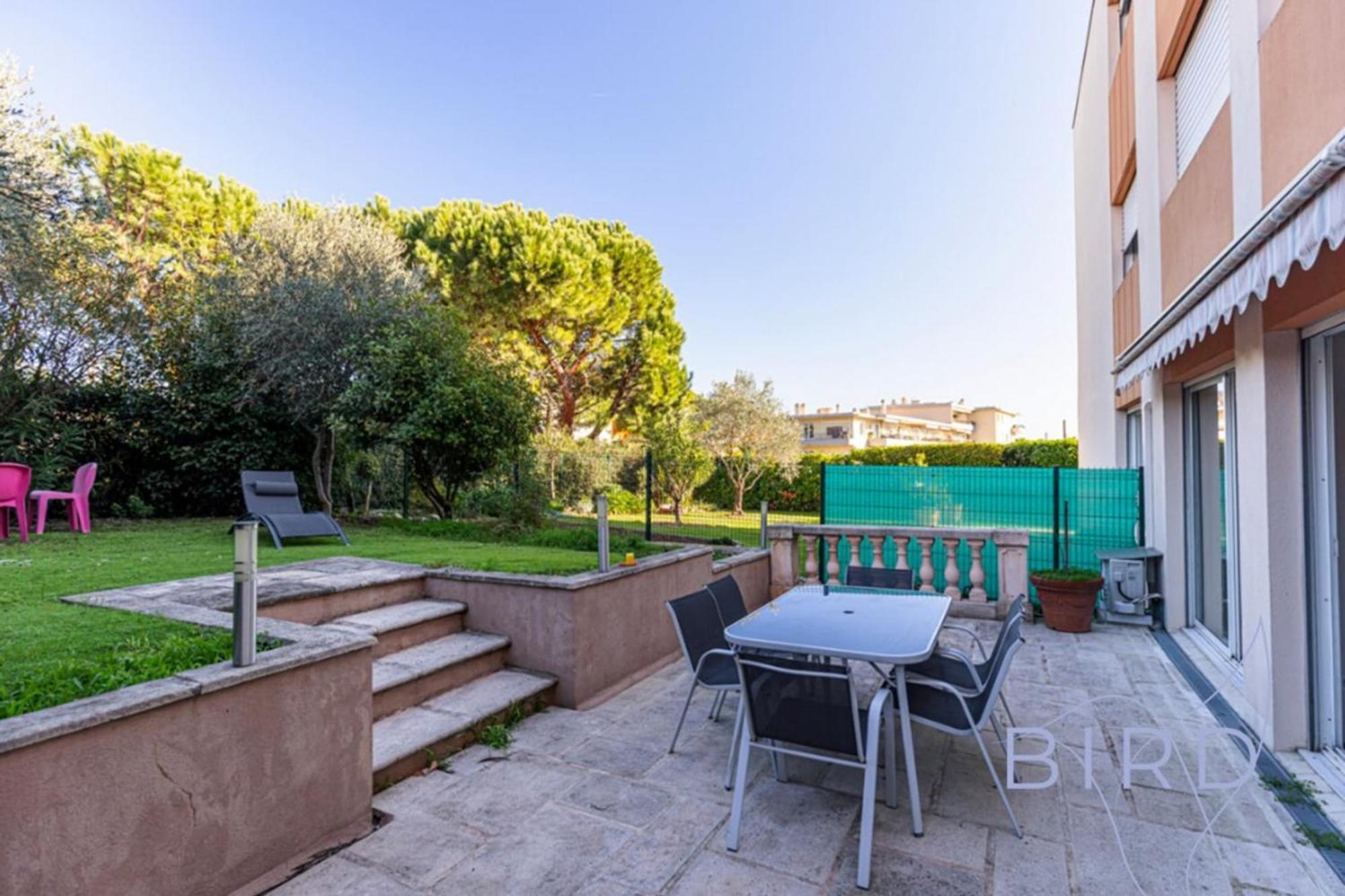 Appartamento Spacious Pool And Parking
