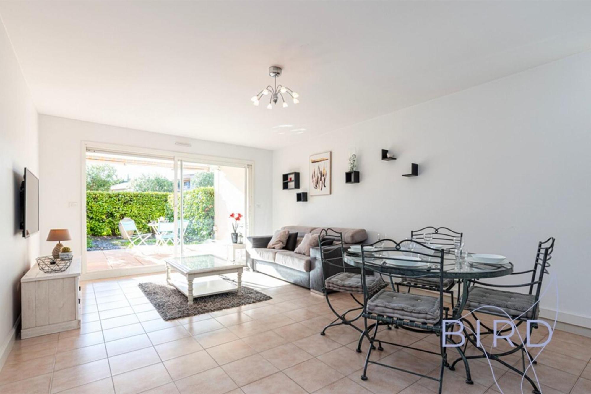 Spacious Pool And Parking Antibes