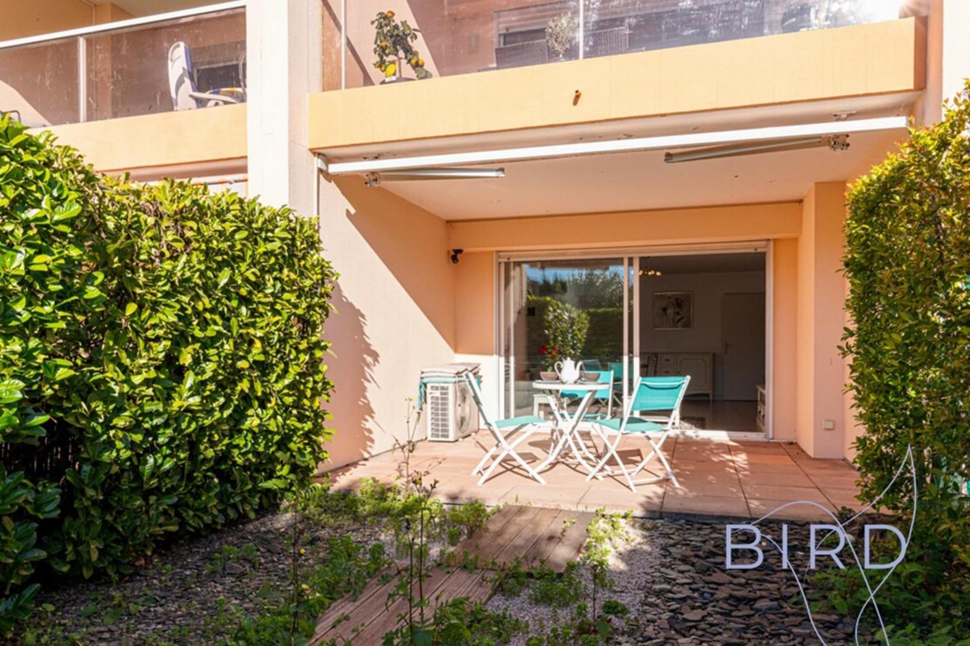 Spacious Pool And Parking Appartamento Antibes